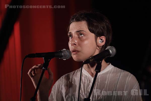 MELANIE DE BIASIO - 2014-07-20 - PARIS - Hotel de Ville - Salon des Arcades - 